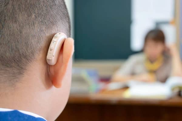Desafios para a formação educacional de surdos no Brasil